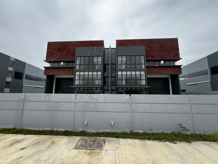 Elmina Business Park The Twin 23k - photo 3