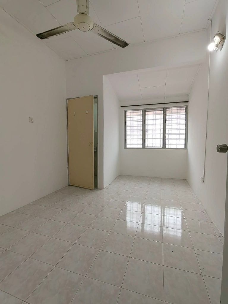Pengkalan,Pengkalan Barat,Station 18 - photo 11