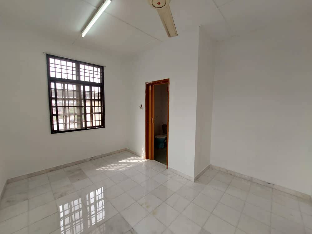 Pengkalan, Pengkalan Indah,Station 18 - photo 10