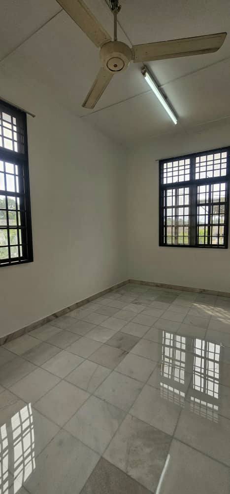 Pengkalan, Pengkalan Indah,Station 18 - photo 12