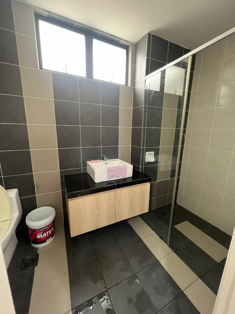 Upper East Condominium - photo 10