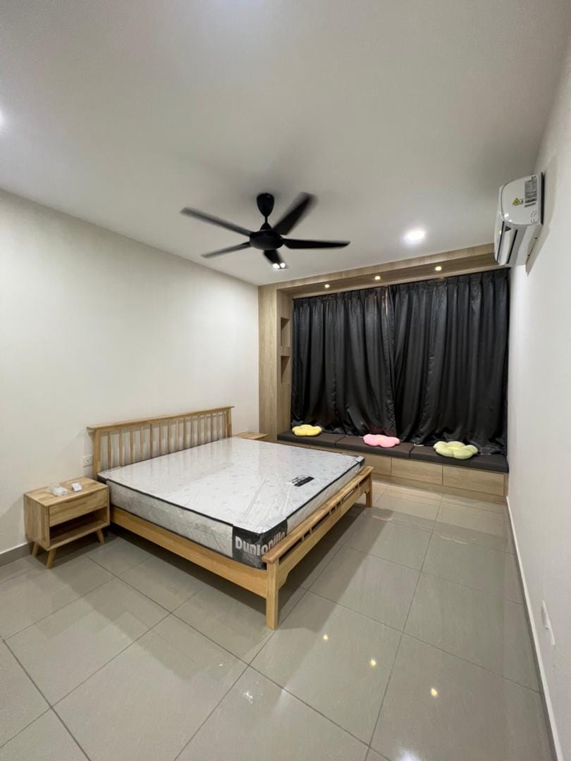 Upper East Condominium - photo 11
