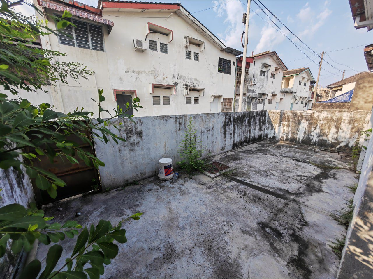 Taman Badri Shah 1sty - photo 6