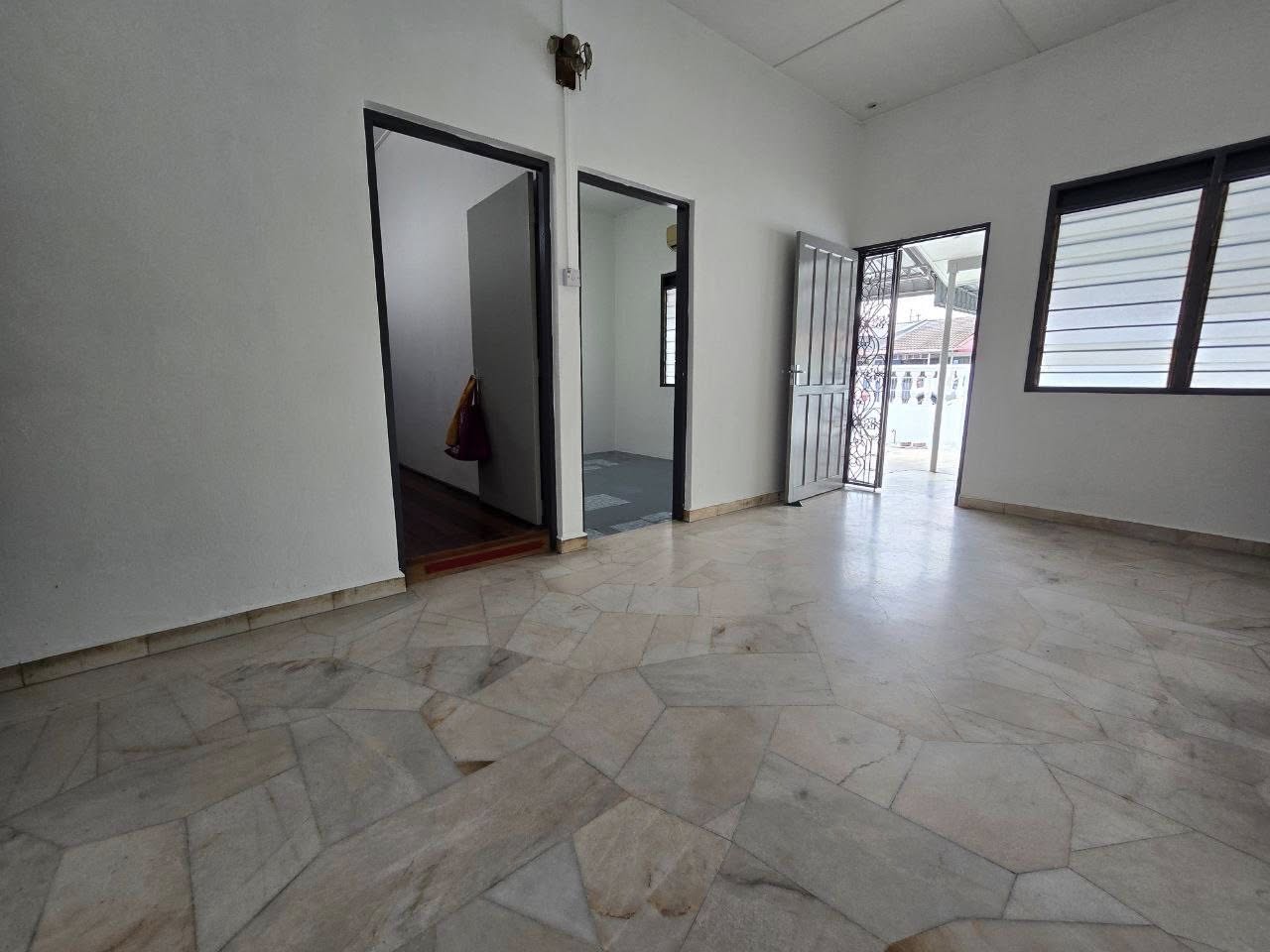 Taman Mujur 1sty - photo 8
