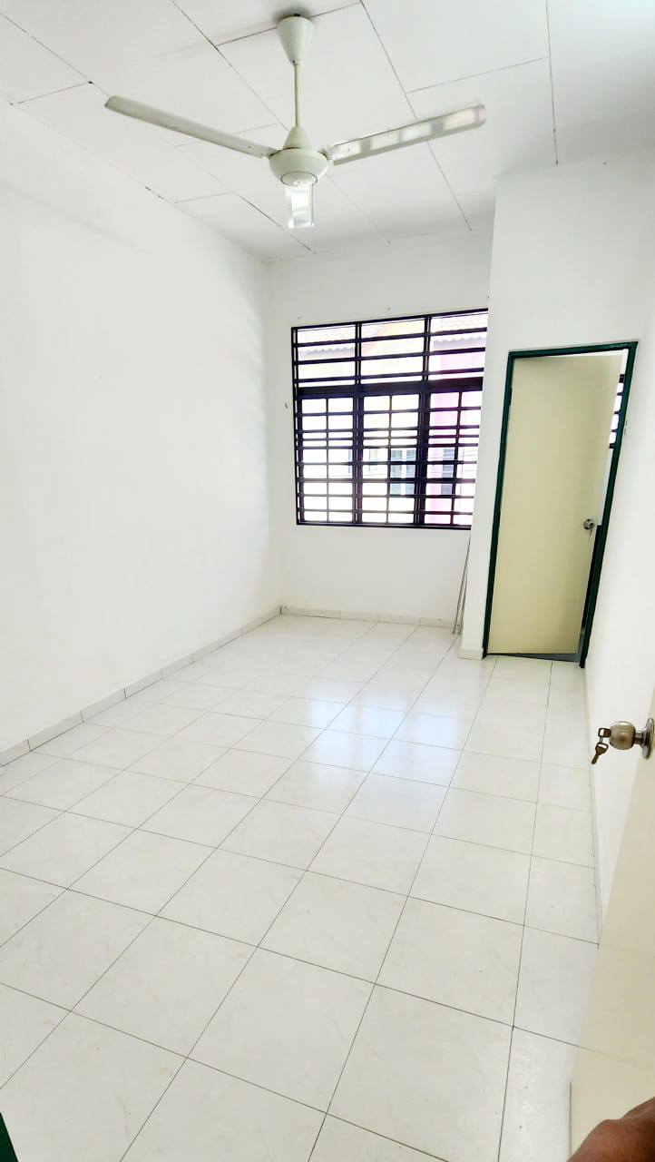 Pengkalan Indah 2sty 350k - photo 10