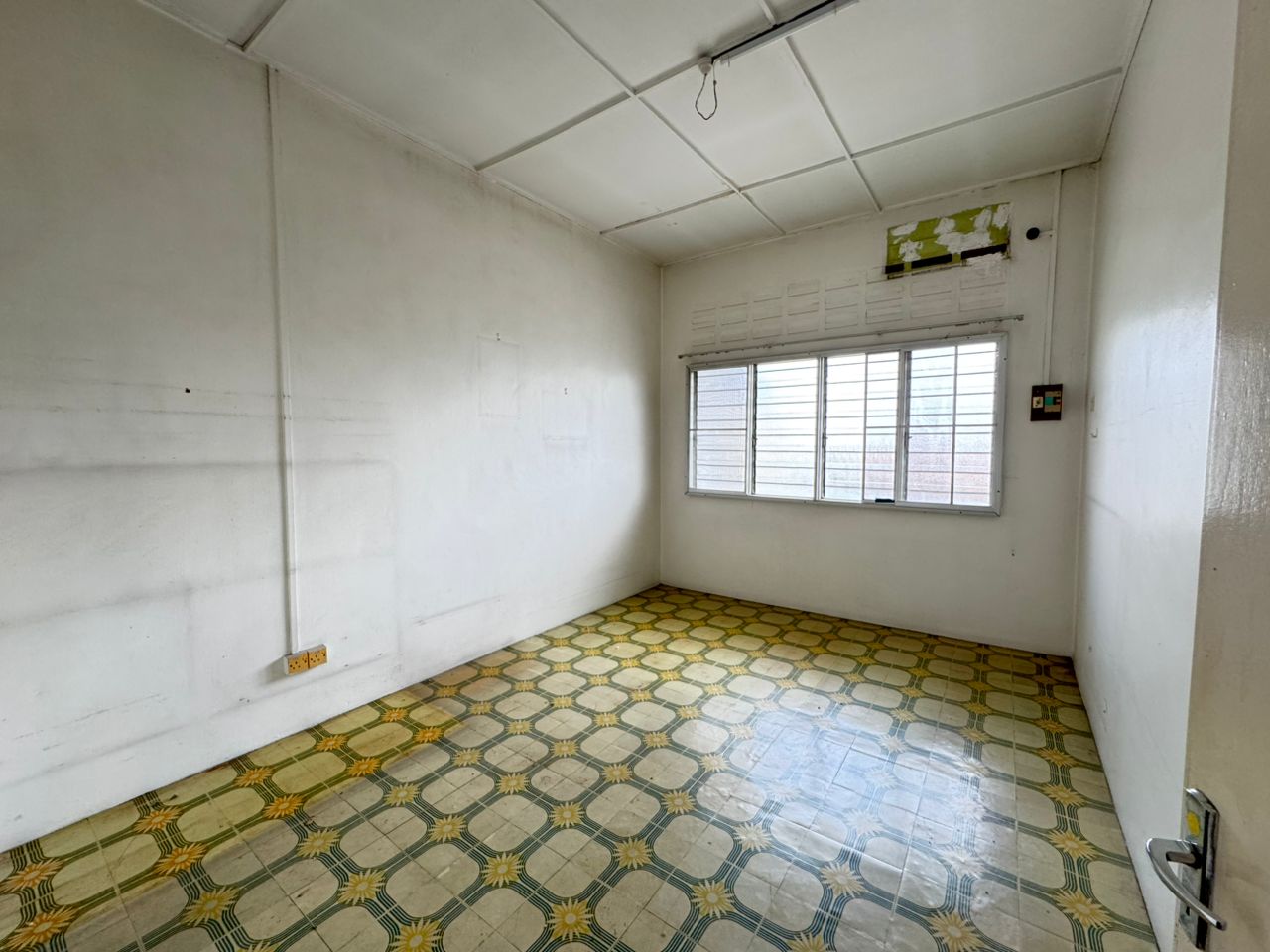 Ipoh Garden South 2sty Corner 598k - photo 12