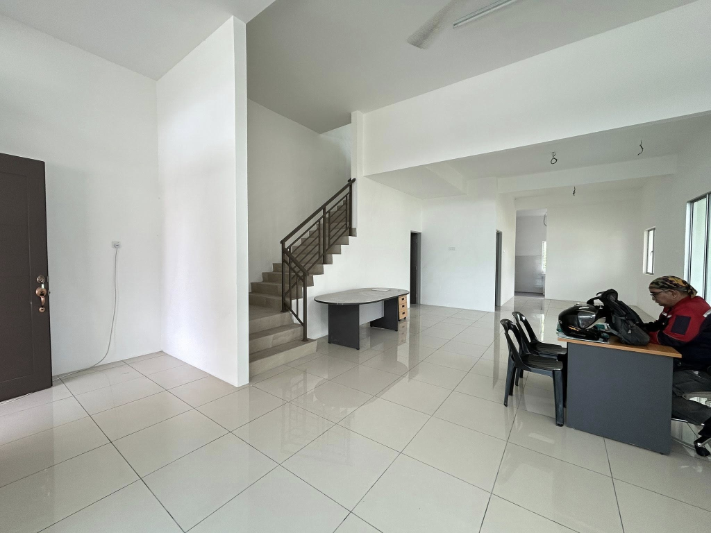 Anjung Bercham Megah 2sty - photo 3
