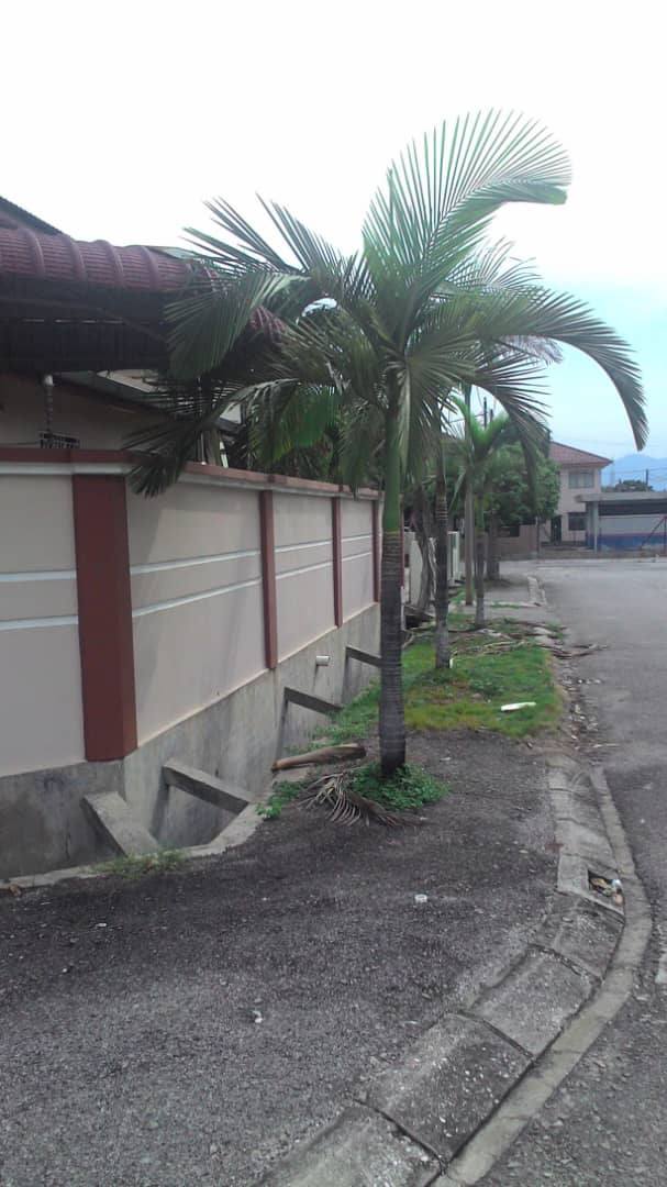 Tmn Rapat Damai 2sty Corner Lot 400k - photo 4