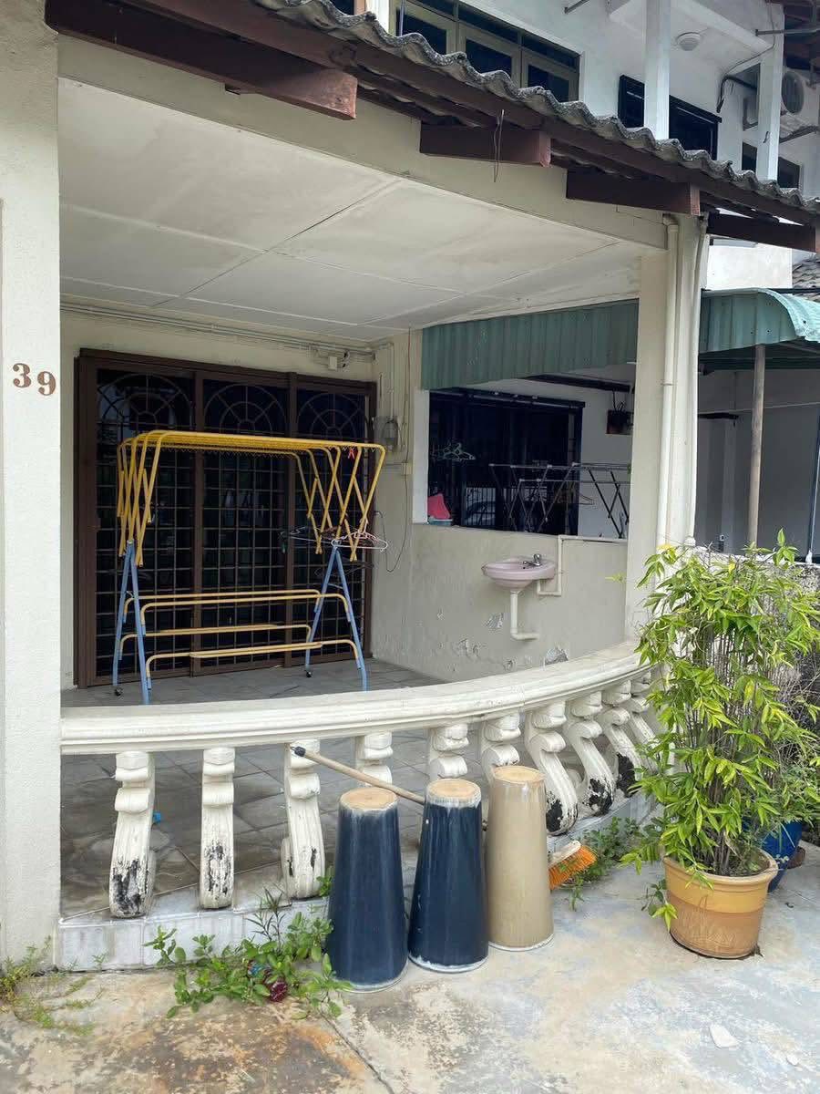 Bercham Selatan 2sty 300k - photo 2