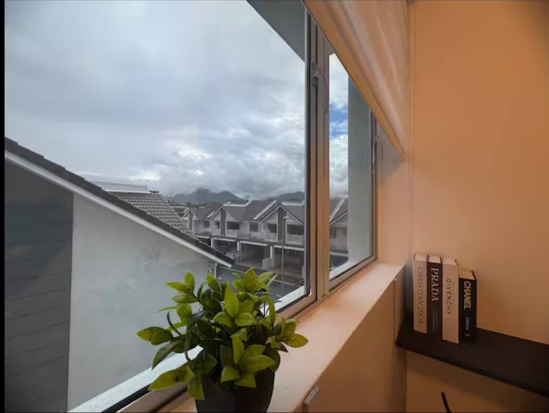 Goshen Townhouse End Lot Upper Floor 2k - photo 3