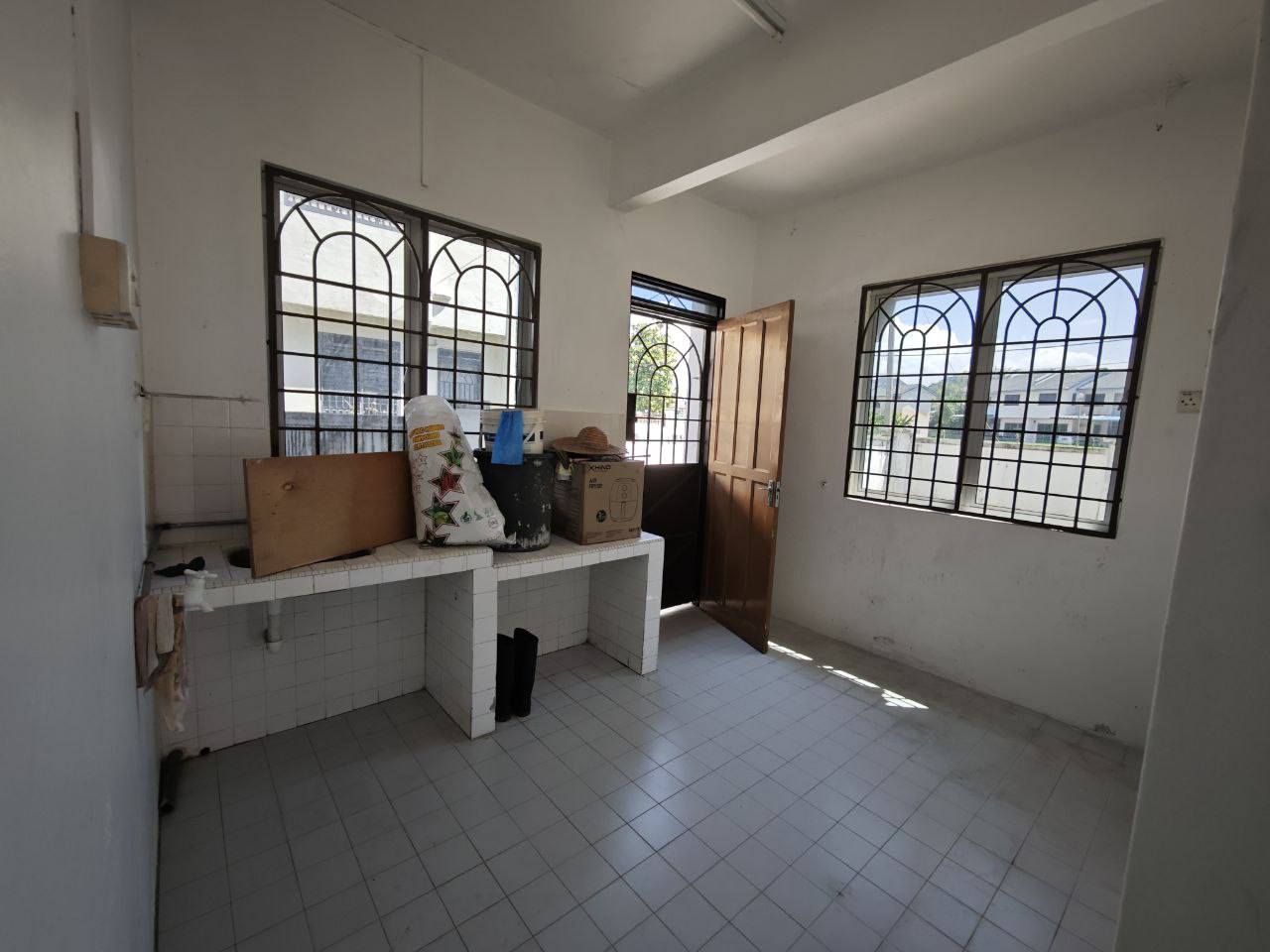 Gunung Rapat 2sty Corner 390k - photo 7
