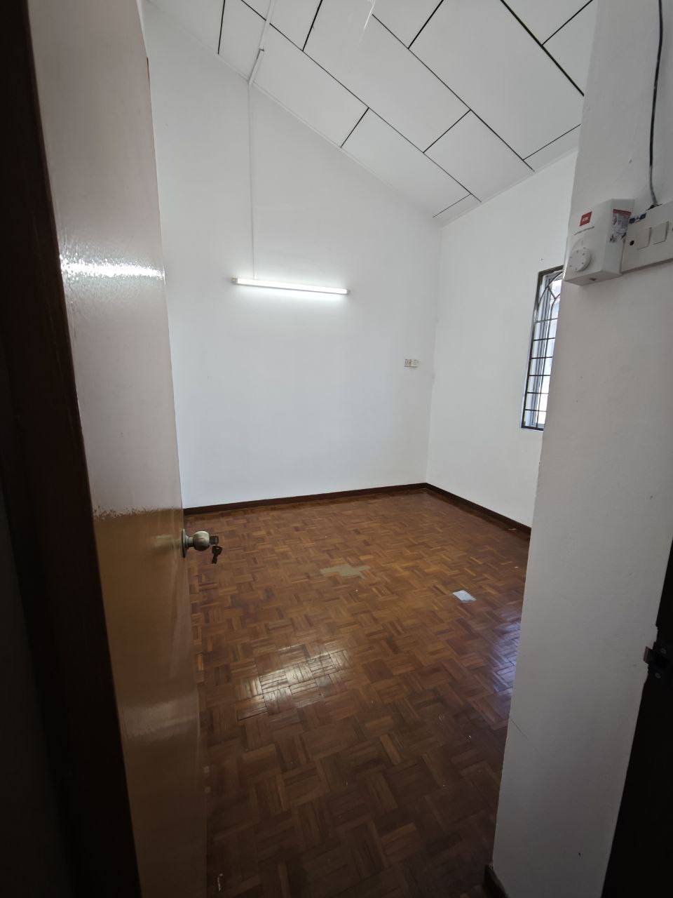 Gunung Rapat 2sty Corner 390k - photo 11