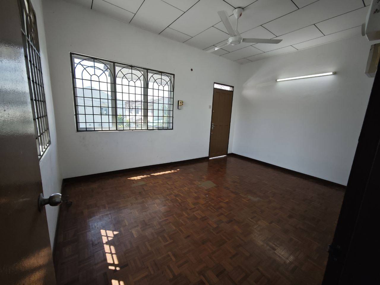Gunung Rapat 2sty Corner 390k - photo 12