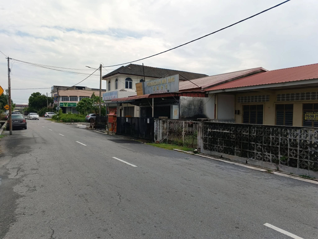Kg Bercham Shop Lot 500k - photo 1