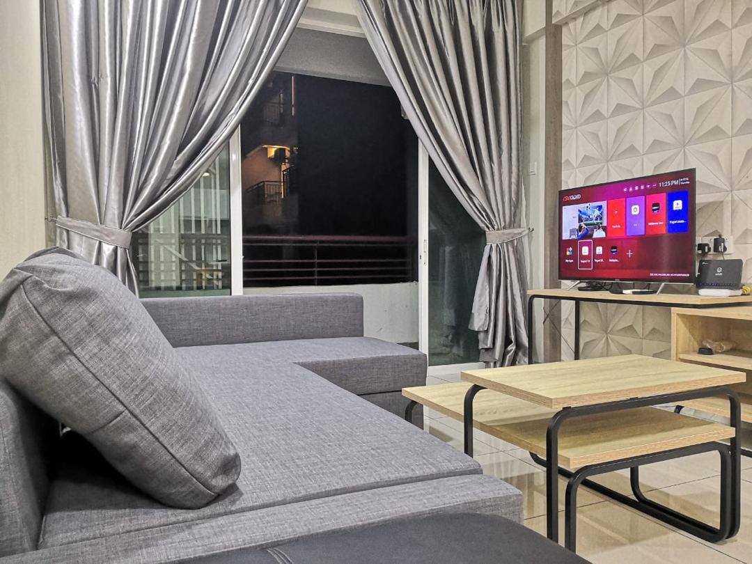 Majestic Condo Fully Furnished 1900