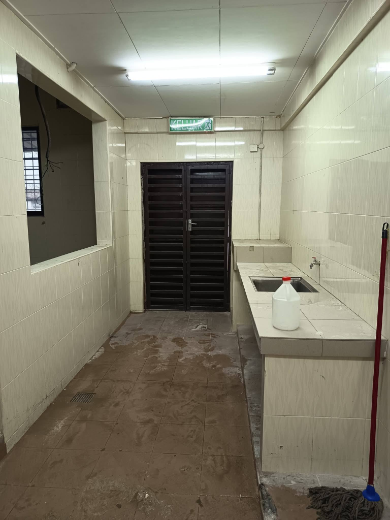 Jalan Seenivasagam Ground Floor Shop Lot 2500 - photo 4