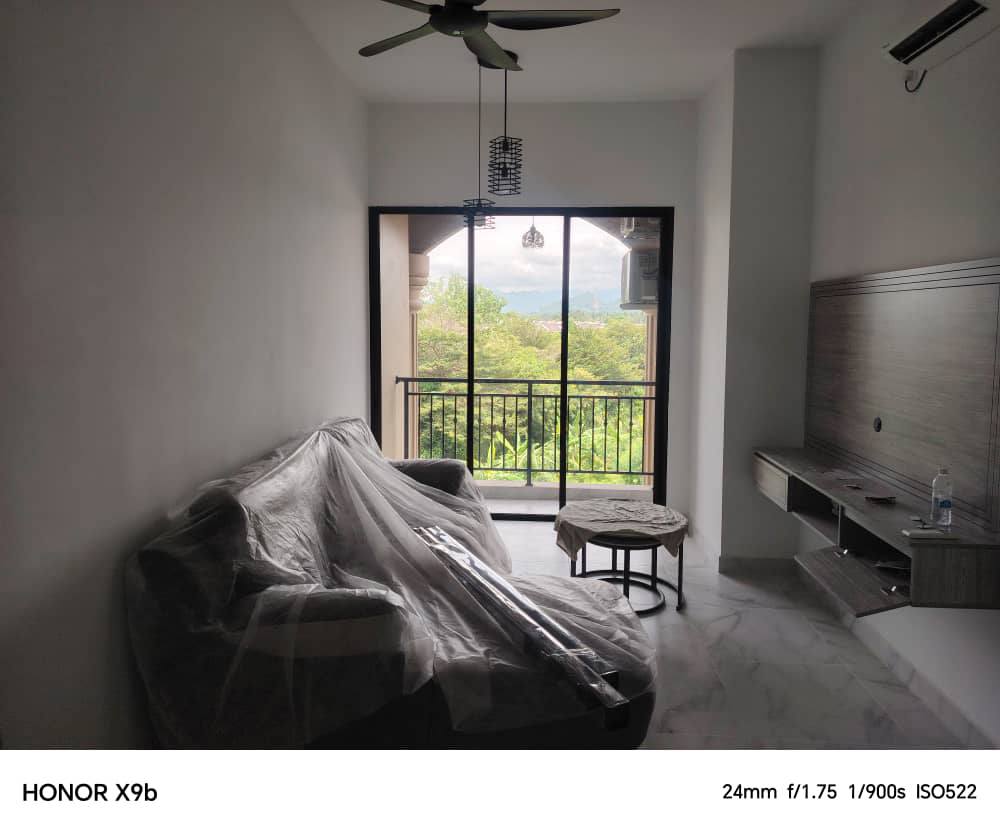 Palazzo Mid Floor Condo 1500
