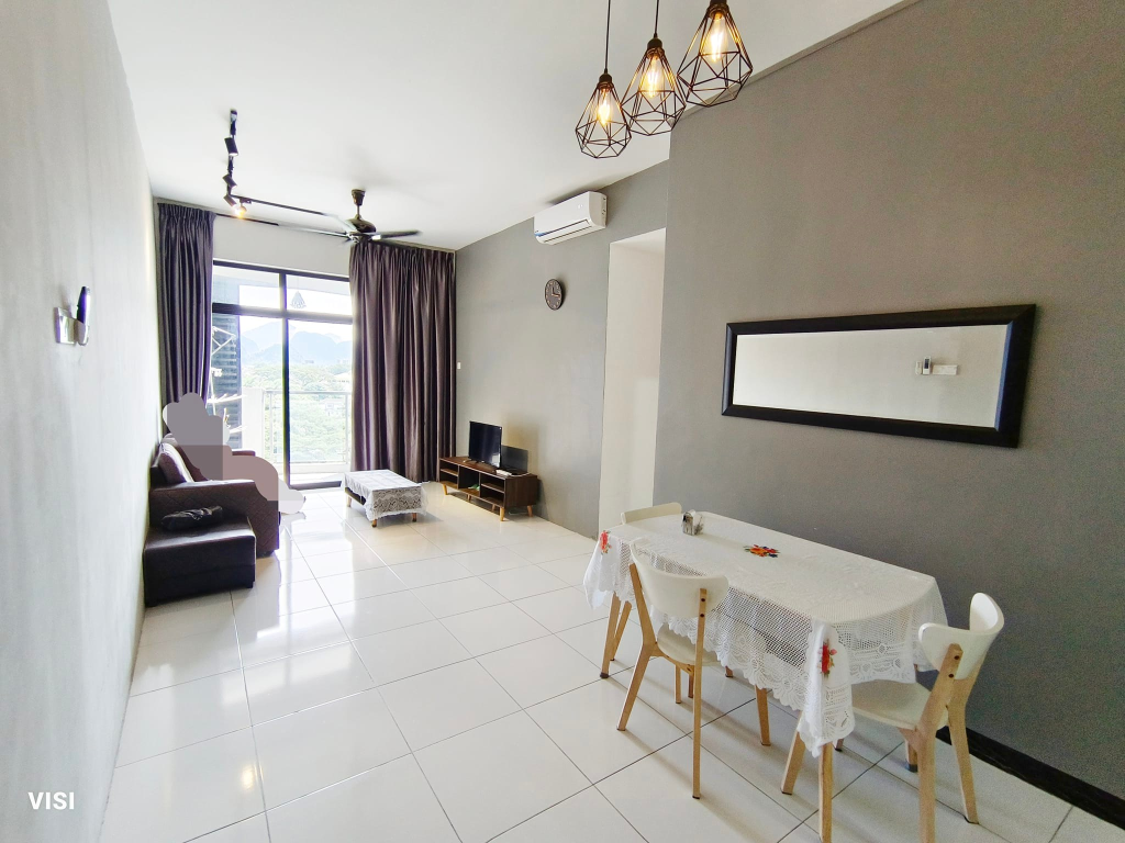 Oasis Condo Mid Floor 1600