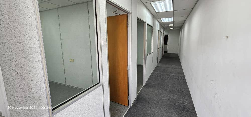 Ipe Shop Lot 1800 - photo 2