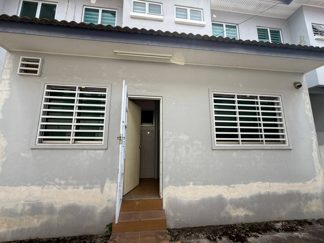 Pengkalan Tmn Shatin 2sty 350k - photo 9