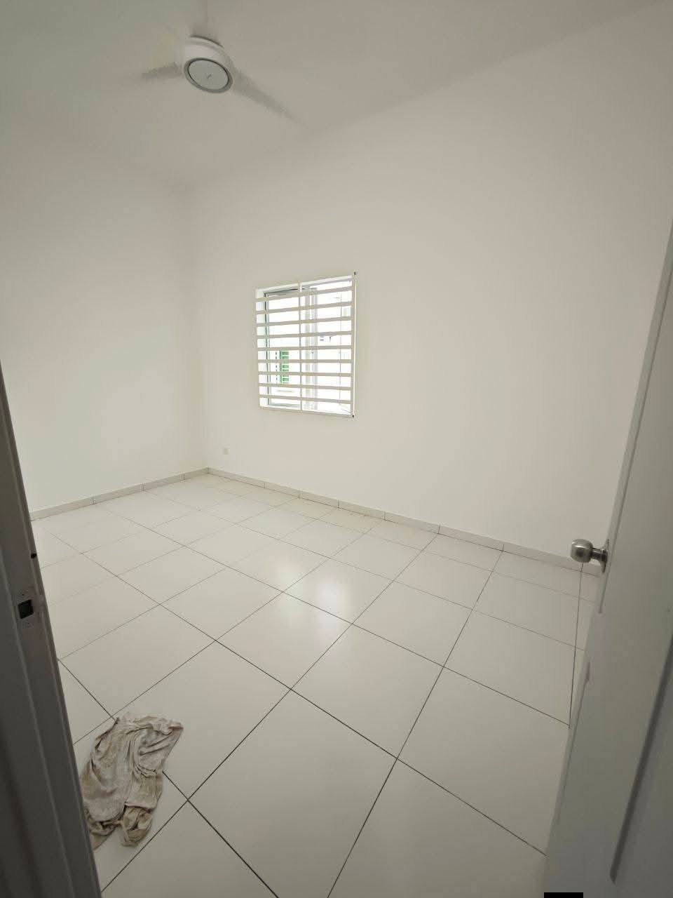 Taman Lapangan Kiara End Lot 1sty 1200 - photo 3