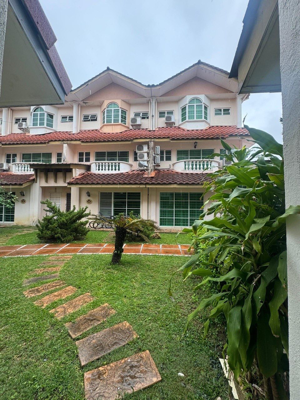 Thompson pines 3sty 680k