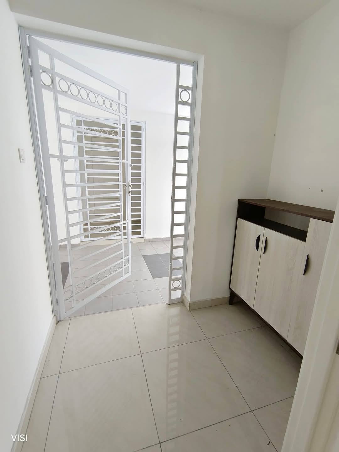Upper East High Floor 2200 - photo 11