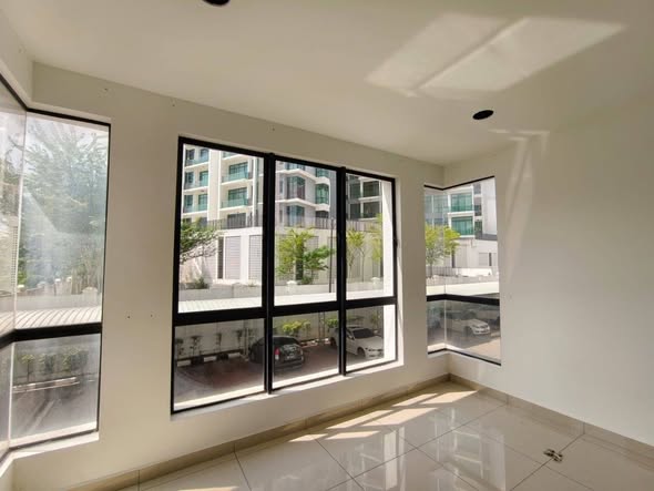 Upper East B B 1st Floor 390k - photo 2