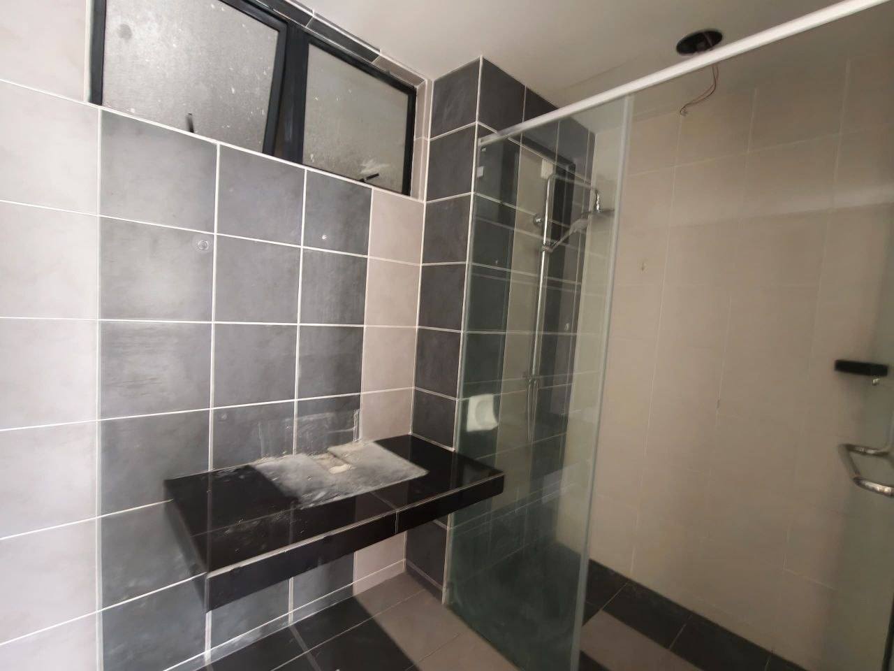 Upper East B B 1st Floor 390k - photo 7