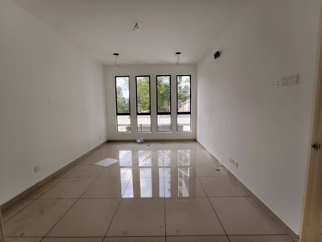 Upper East B B 1st Floor 390k - photo 8
