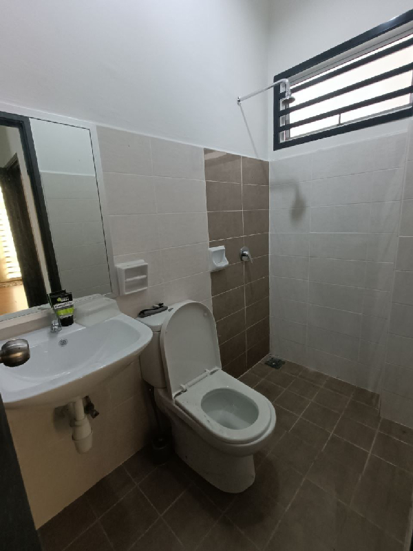SINGLE STOREY SEMI-D LAKEFRONT SIGNATURE HOME AT PRESINT 4 KOTASAS, KUANTAN FOR SALE - photo 2