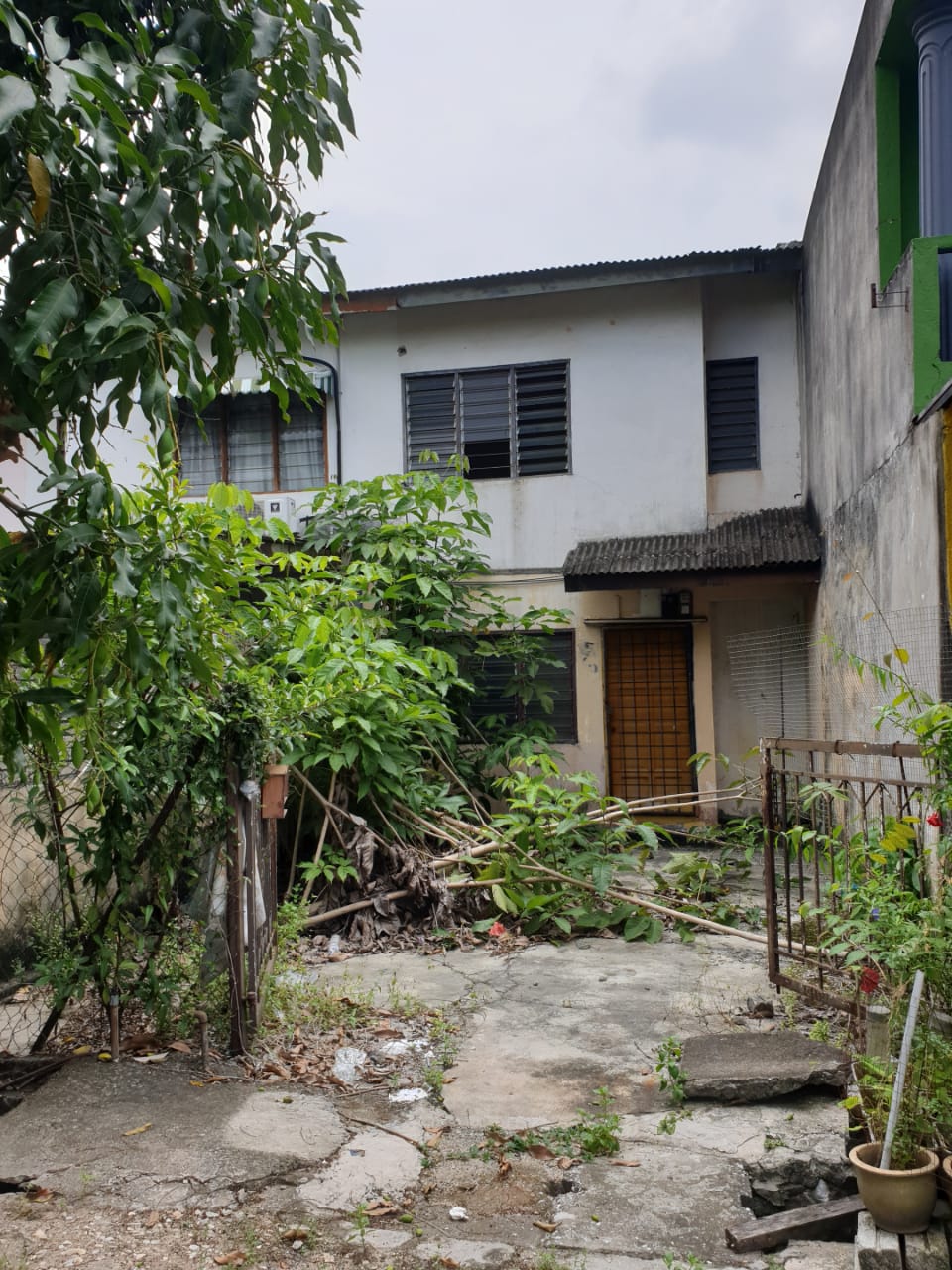 Rumah Mudah 2 Tingkat Low Cost on Fire Sale - photo 2