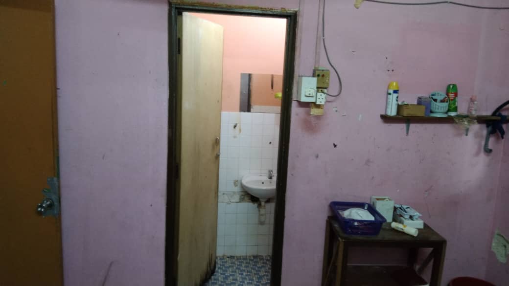Below Market Value Double Storey Link Seksyen 25 - photo 10