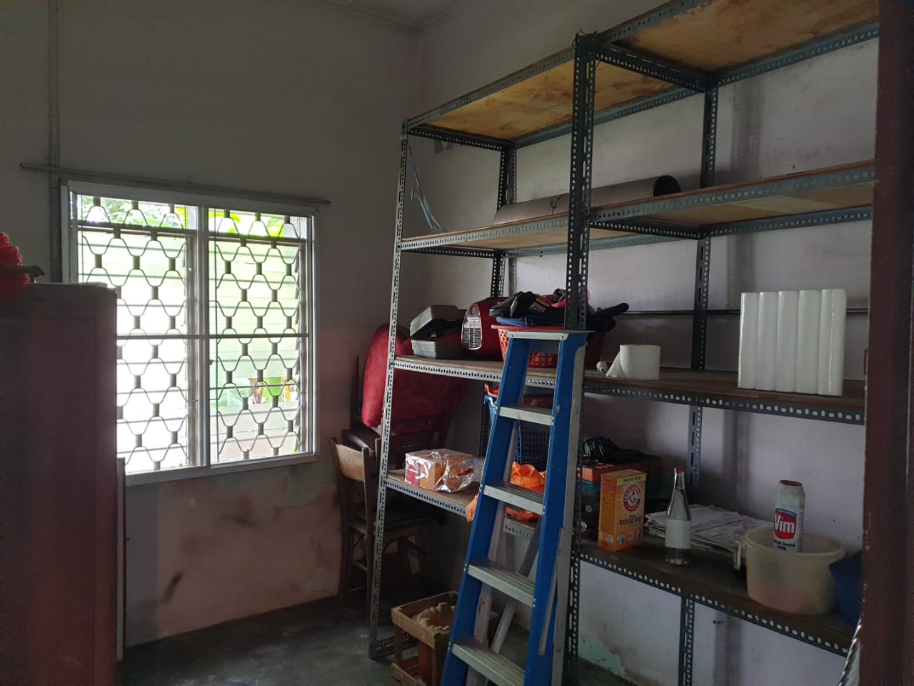 Corner Lot Single Storey House - photo 8