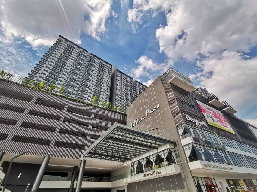 kiara plaza ...
