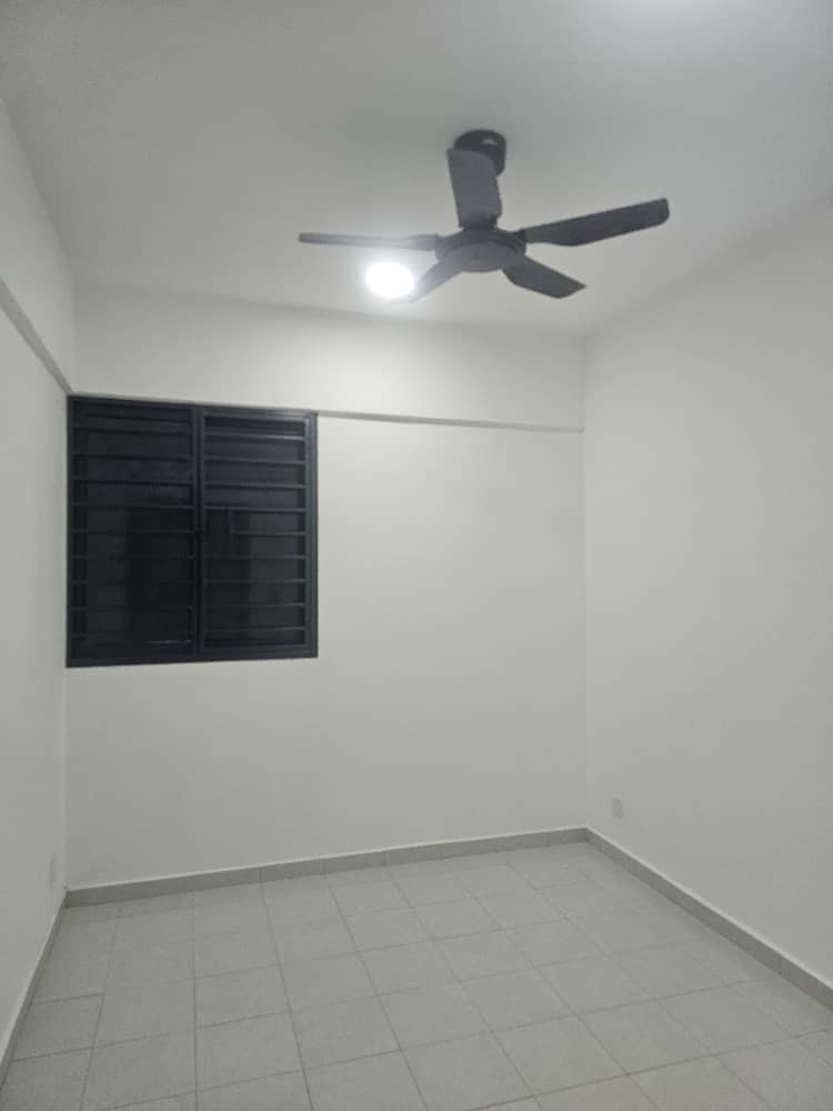 aman jalil with air cond - photo 12