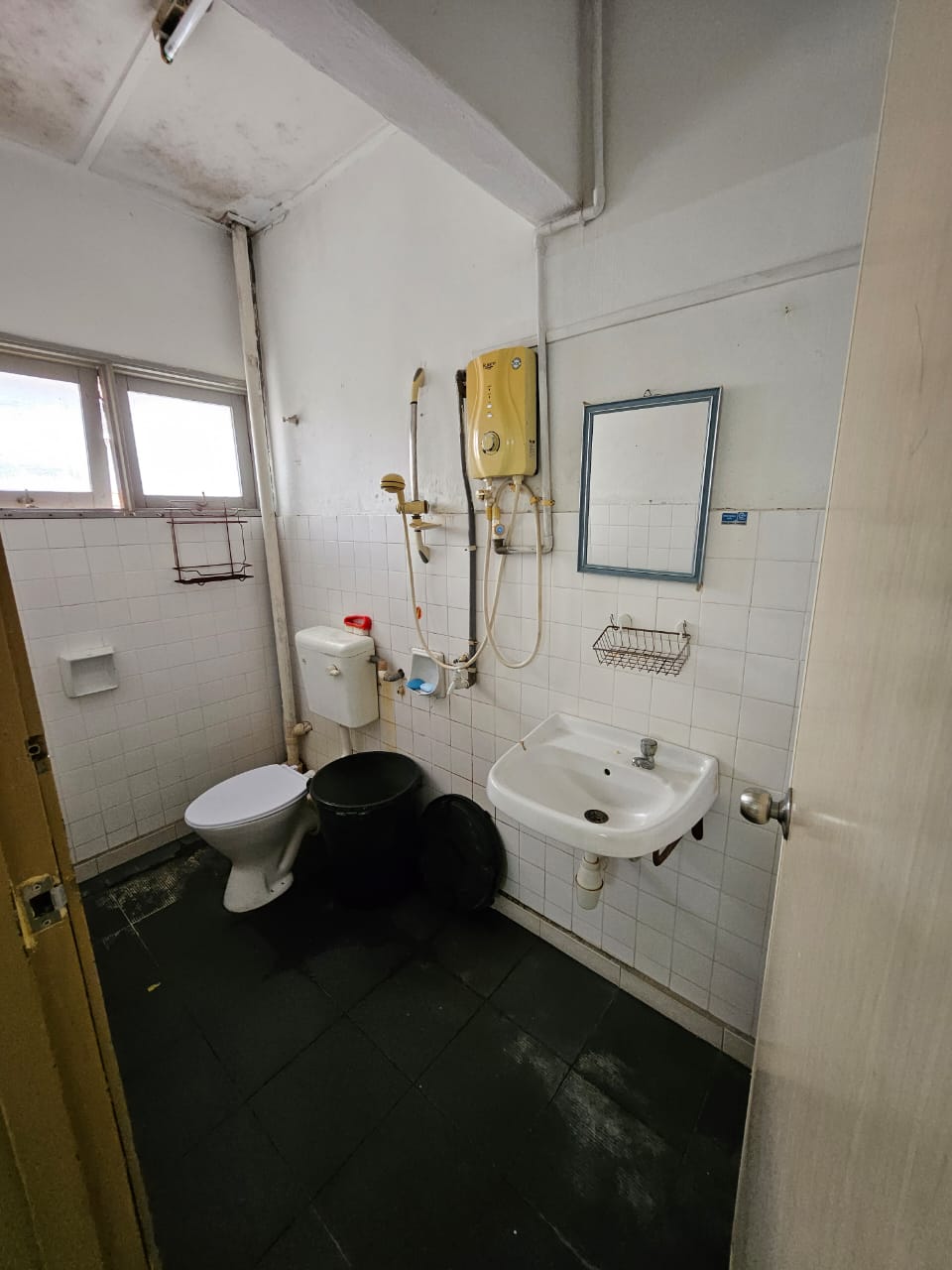 perdana villa duplex unit for rent - photo 11