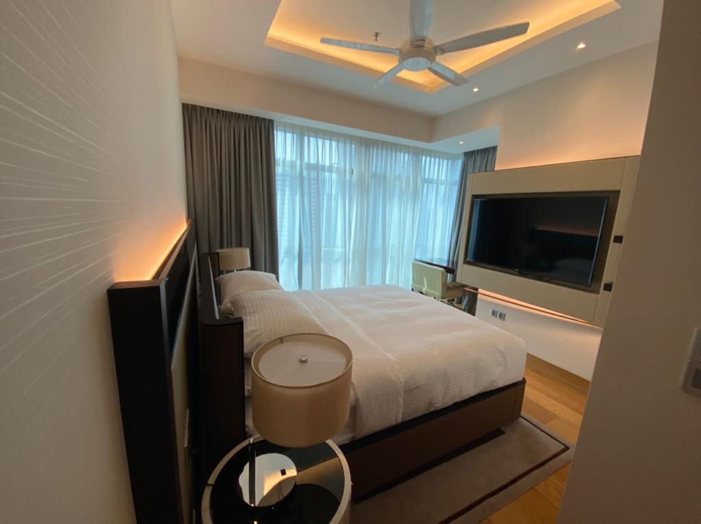 RITZ CARLTON 3B - photo 3
