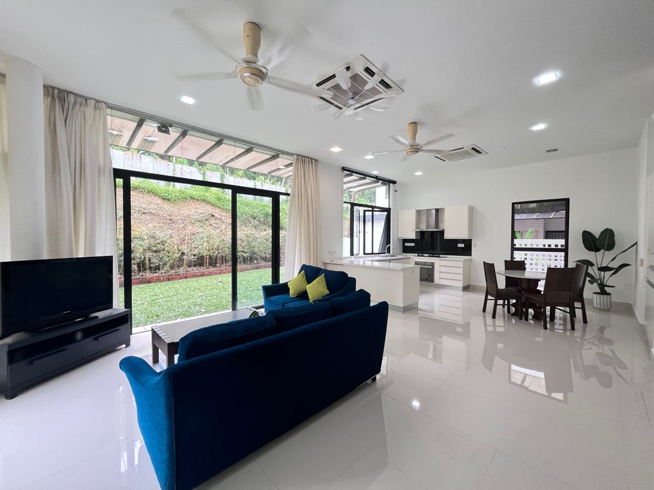 Blu constellation for rent - photo 8