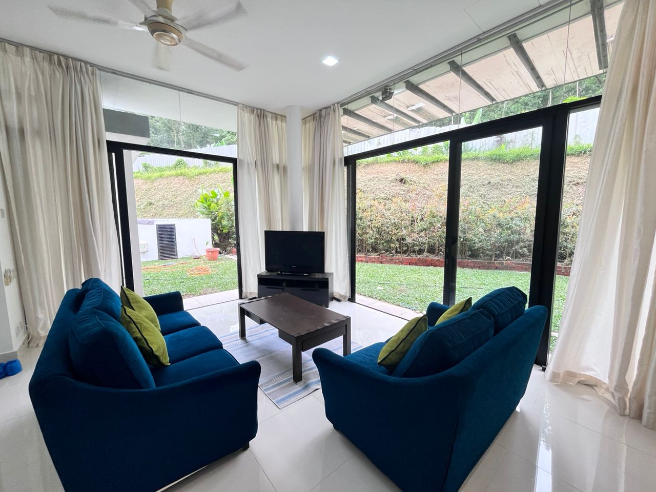 Blu constellation for rent - photo 2
