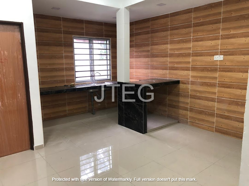 410k 1sty corner kapar renovated