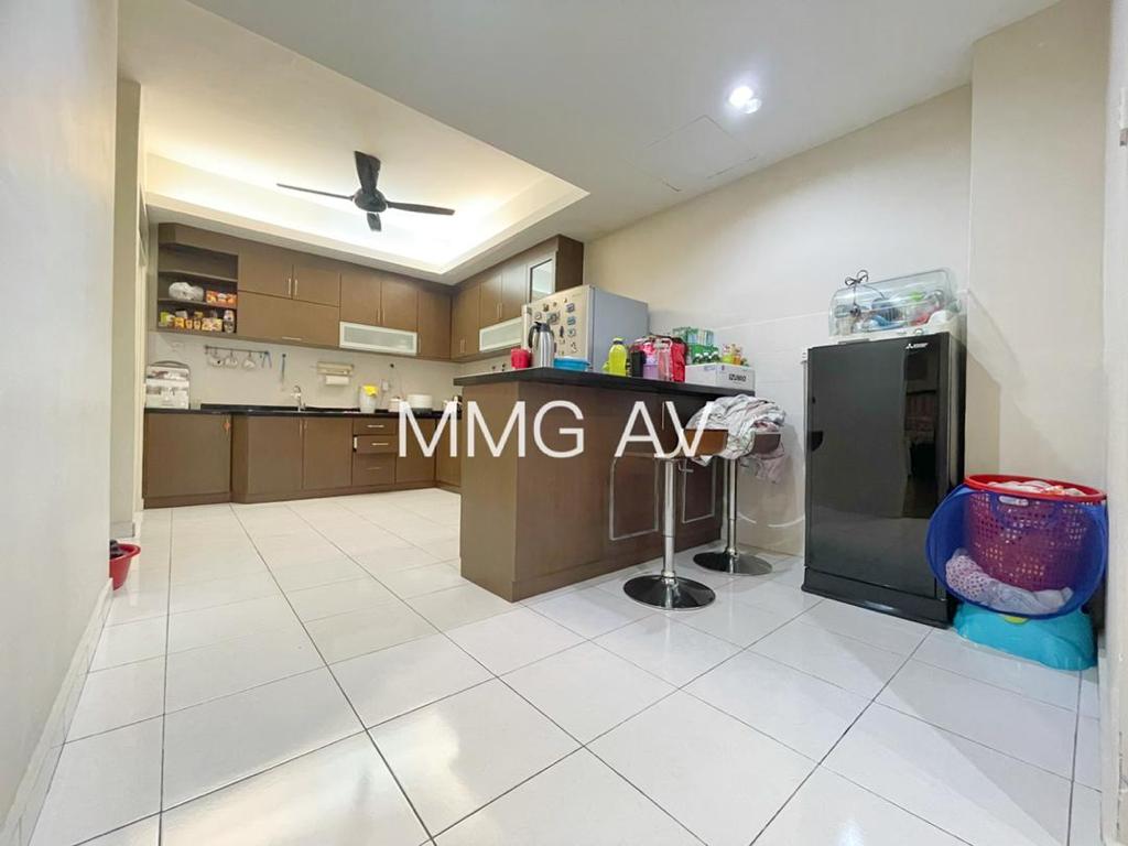 Aman Perdana Bandar Bukit Raja - photo 1