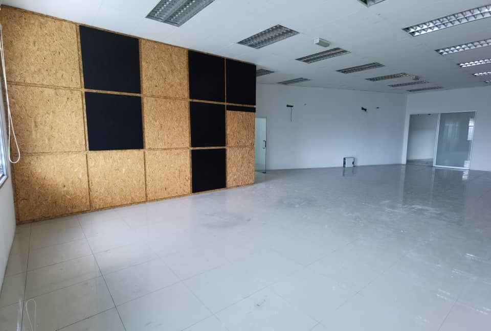 Batu Maung  Solok Beringin Dauble Storey Factory