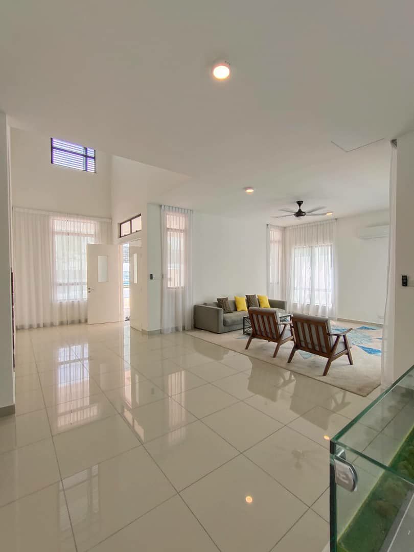 FREEHOLD BEAUTIFUL NEW UNIT Semi D Emery Kemensah