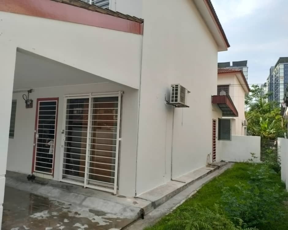 ENDLOT WITH EXTRA LAND DOUBLE STOREY SAUJANA PUTRA