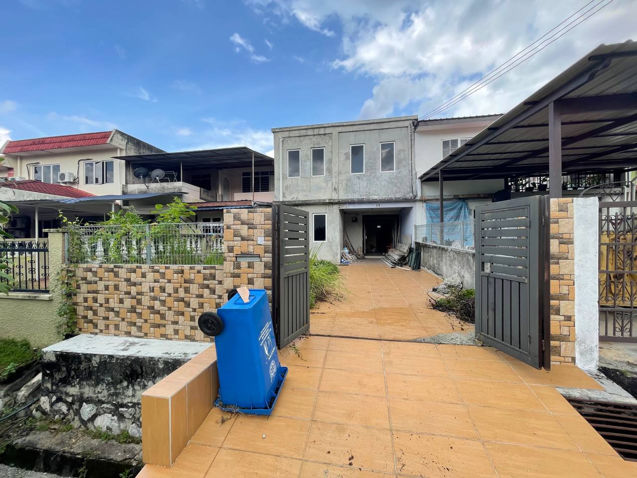 RENOVATED DOUBLE STOREY HSE SECTION 10 SHAH ALAM