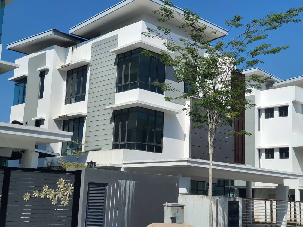 FREEHOLD Lambaian Residence Bangi