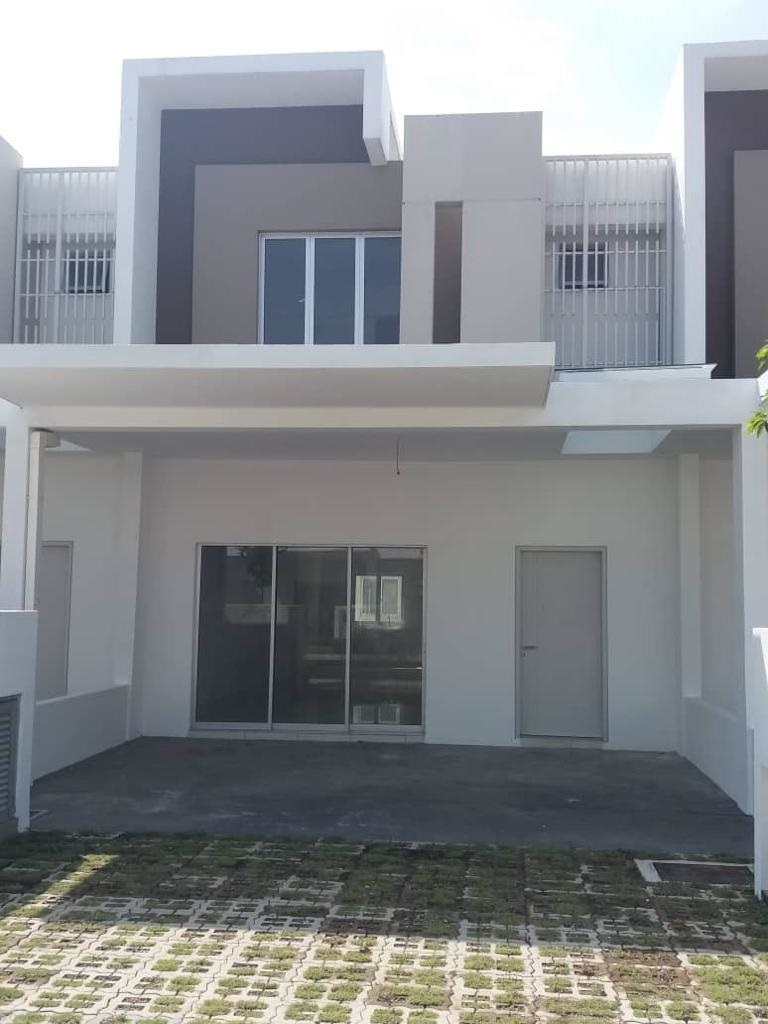 GATED AREA DOUBLE STOREY CASA GREEN CYBERSOUTH