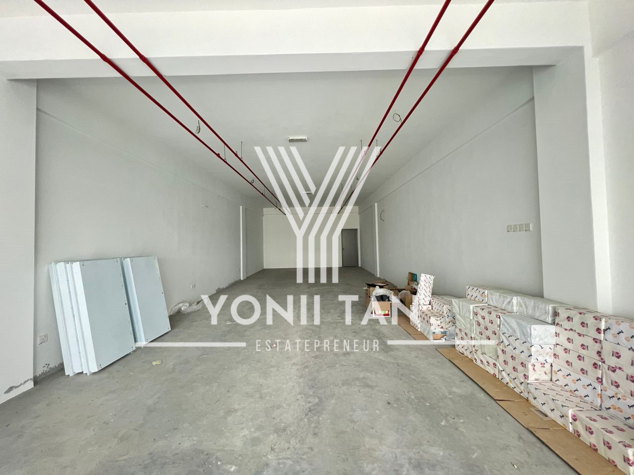 One Square Office Lot 1006sf - photo 3