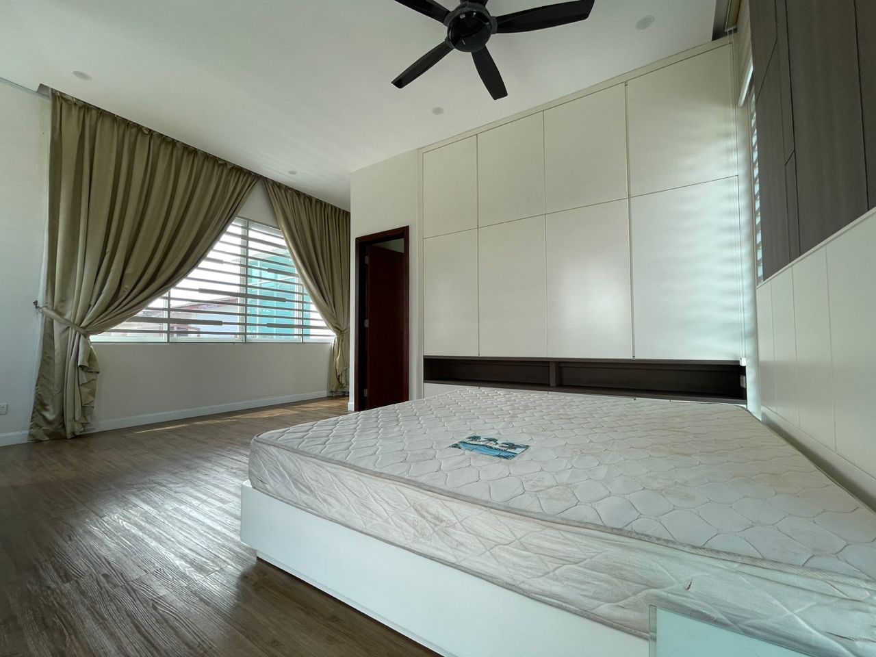 Vermont Villa Modern Bungalow with Pool n Lift - photo 13